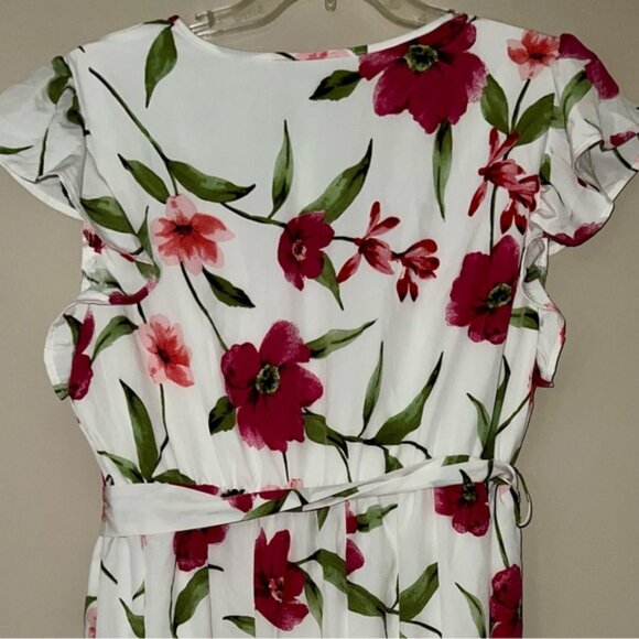 BloomChic Floral V-Neck Dress - Picture 7 of 11